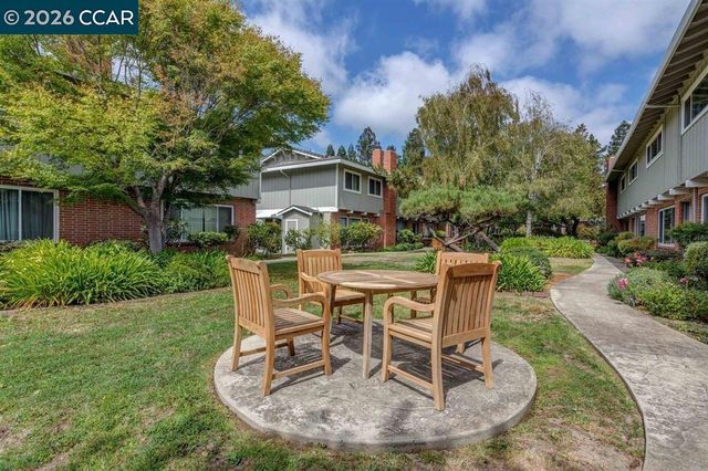 2135 Ascot Dr 13, Moraga, CA 94556