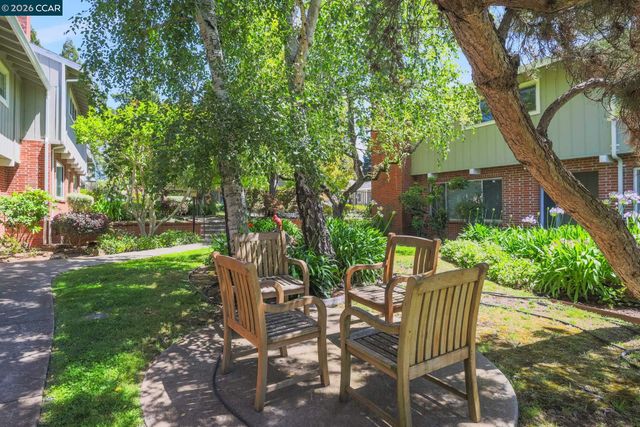 2135 Ascot Dr 13, Moraga, CA 94556