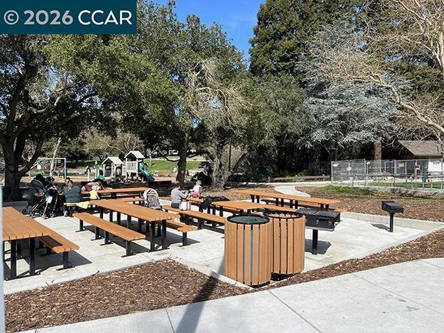 2135 Ascot Dr 13, Moraga, CA 94556