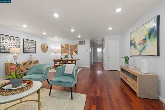 2135 Ascot Dr 13, Moraga, CA 94556