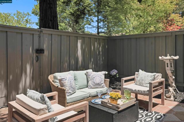 2135 Ascot Dr 13, Moraga, CA 94556