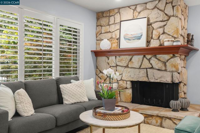 2135 Ascot Dr 13, Moraga, CA 94556