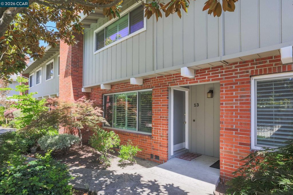 2135 Ascot Dr 13, Moraga, CA 94556