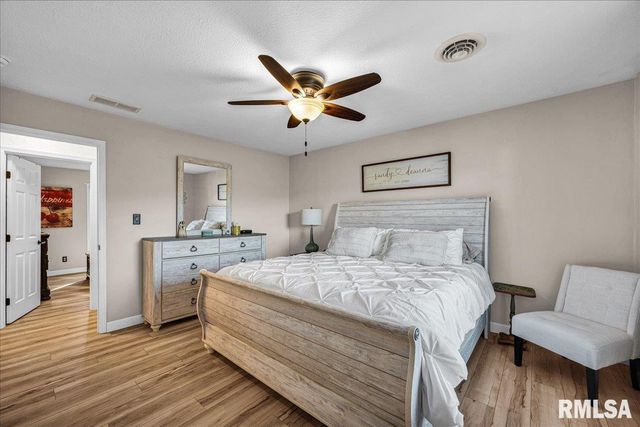 160 MOSCHEL Street, East Peoria, IL 61611