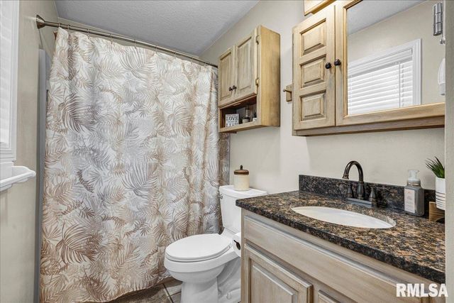 160 MOSCHEL Street, East Peoria, IL 61611