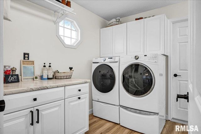 160 MOSCHEL Street, East Peoria, IL 61611