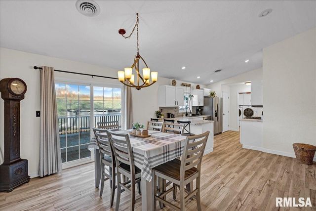 160 MOSCHEL Street, East Peoria, IL 61611