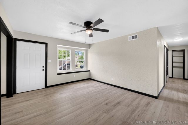 28 E 62nd Place N, Tulsa, OK 74126
