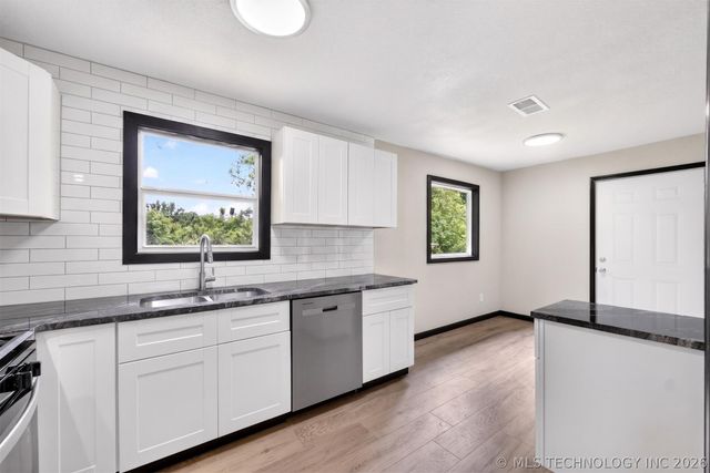 28 E 62nd Place N, Tulsa, OK 74126