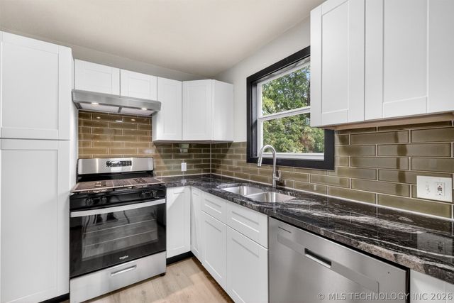 28 E 62nd Place N, Tulsa, OK 74126