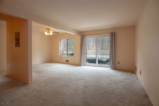 16299 Dell Pl, Stanhope Boro, NJ 07874