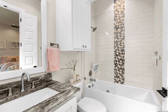 44 LANDMARK RDG, Boerne, TX 78006
