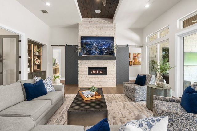 44 LANDMARK RDG, Boerne, TX 78006