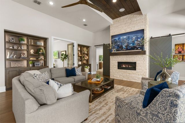 44 LANDMARK RDG, Boerne, TX 78006