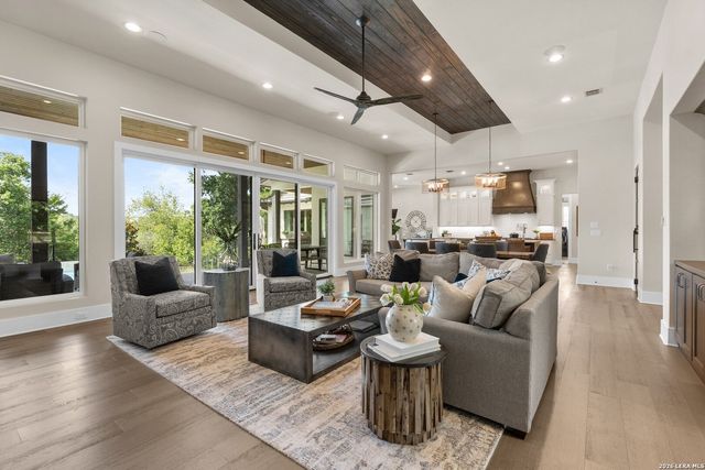 44 LANDMARK RDG, Boerne, TX 78006