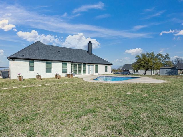 356 Scenic Wood Drive, Azle, TX 76020