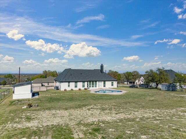 356 Scenic Wood Drive, Azle, TX 76020