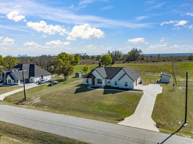 356 Scenic Wood Drive, Azle, TX 76020