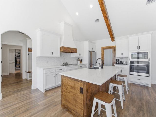 356 Scenic Wood Drive, Azle, TX 76020