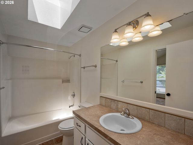 10844 Sw 61ST Ave, Portland, OR 97219