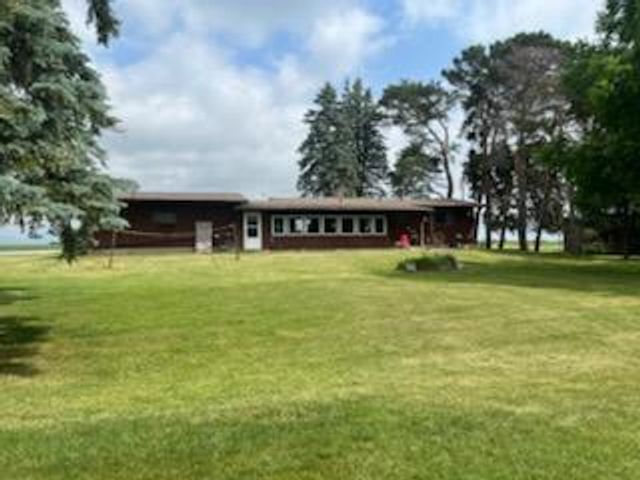 W10617 Blackhawk Trail, Fox Lake, WI 53933