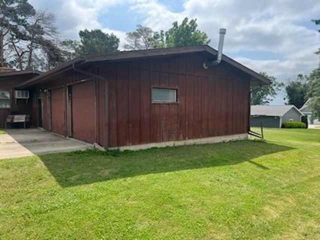 W10617 Blackhawk Trail, Fox Lake, WI 53933
