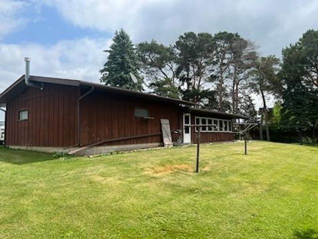 W10617 Blackhawk Trail, Fox Lake, WI 53933