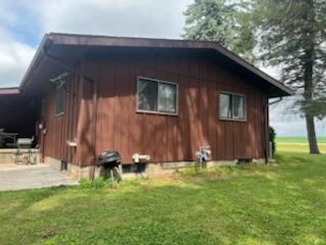 W10617 Blackhawk Trail, Fox Lake, WI 53933