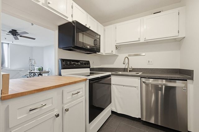 77 Adams St 1102, Quincy, MA 02169