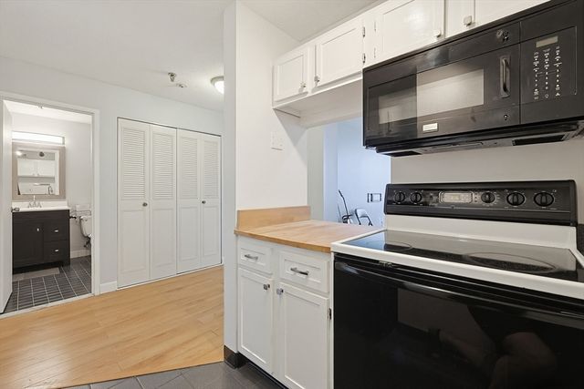 77 Adams St 1102, Quincy, MA 02169
