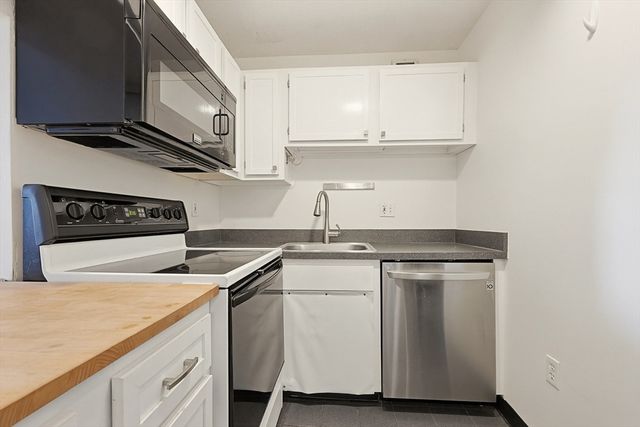 77 Adams St 1102, Quincy, MA 02169