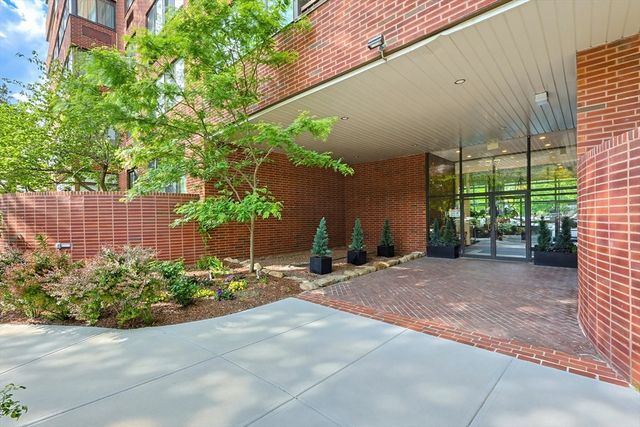 77 Adams St 1102, Quincy, MA 02169