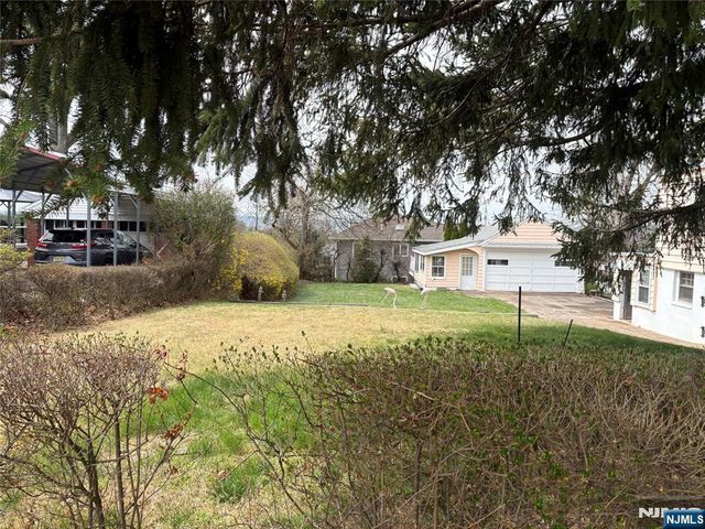 429 Macarthur Avenue, Garfield, NJ 07026