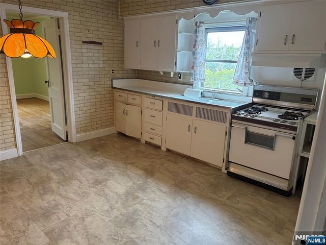 429 Macarthur Avenue, Garfield, NJ 07026