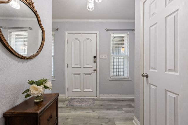 4825 Barnett Street, Fort Worth, TX 76103