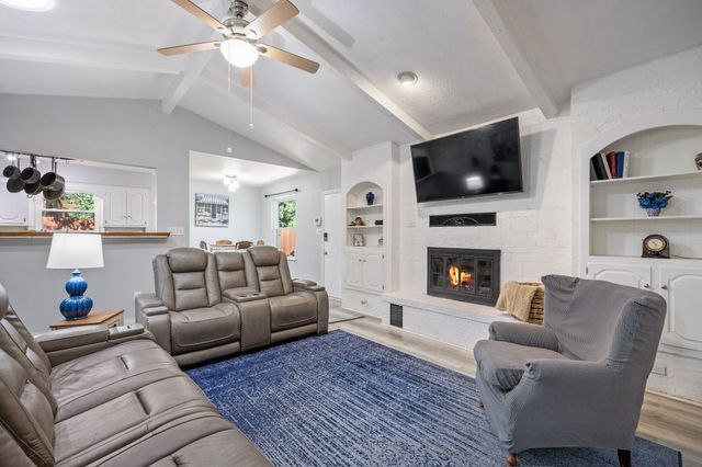4825 Barnett Street, Fort Worth, TX 76103