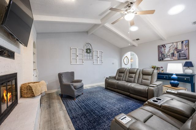 4825 Barnett Street, Fort Worth, TX 76103
