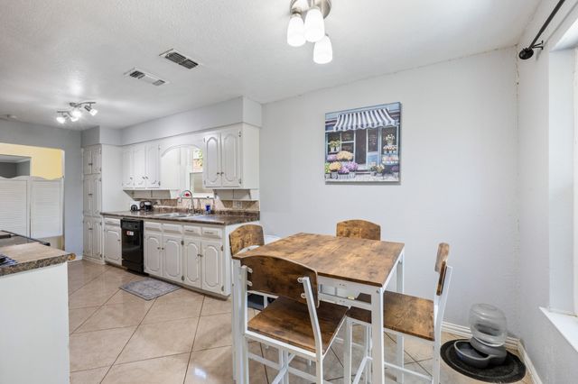 4825 Barnett Street, Fort Worth, TX 76103
