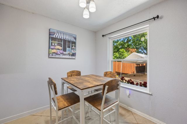 4825 Barnett Street, Fort Worth, TX 76103