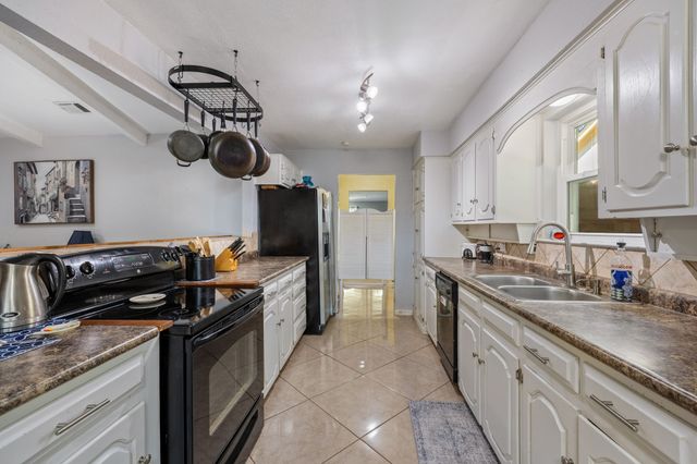4825 Barnett Street, Fort Worth, TX 76103