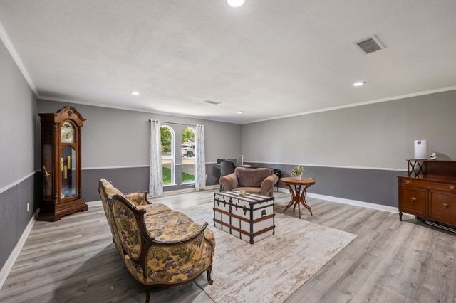 4825 Barnett Street, Fort Worth, TX 76103