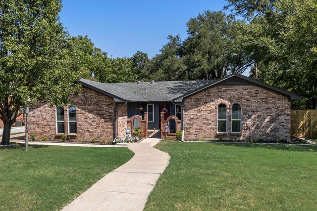 4825 Barnett Street, Fort Worth, TX 76103