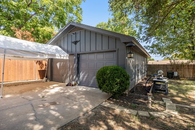 4825 Barnett Street, Fort Worth, TX 76103