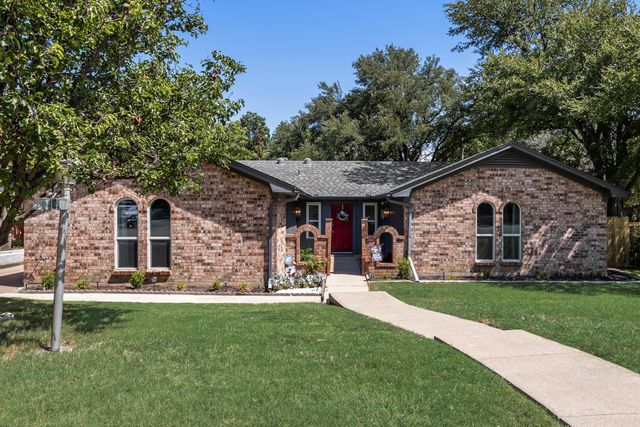 4825 Barnett Street, Fort Worth, TX 76103
