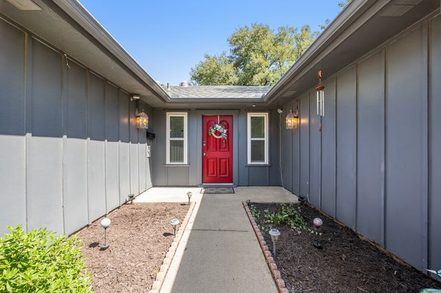 4825 Barnett Street, Fort Worth, TX 76103