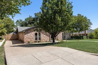 4825 Barnett Street, Fort Worth, TX 76103