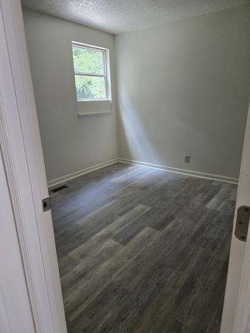 4737 Volunteer Dr, Antioch, TN 37013