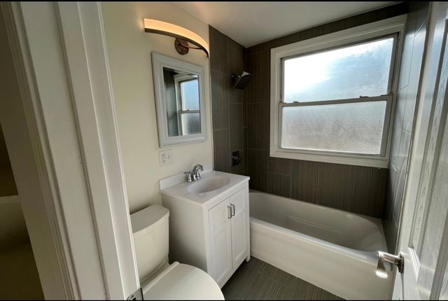 113 E 37th Place, Chicago, IL 60653