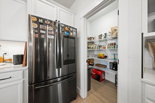 916 E Farwell Rd, Spokane, WA 99208