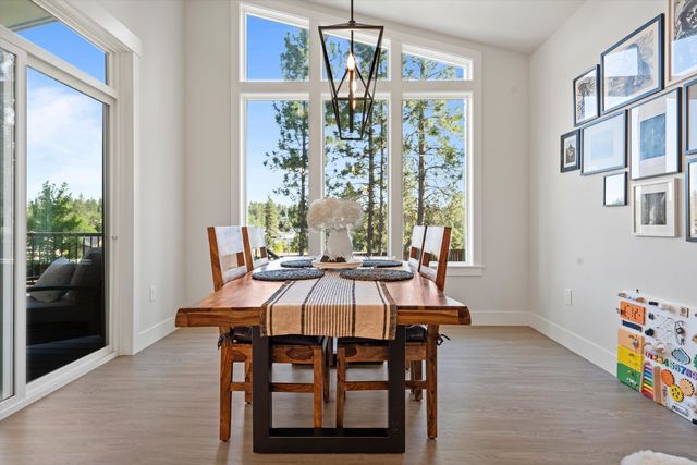 916 E Farwell Rd, Spokane, WA 99208